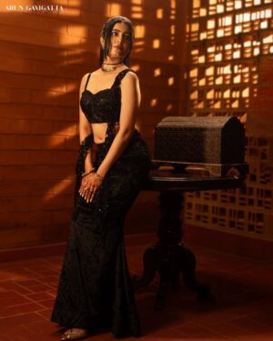 Ashwithi Shetty Instagram - Fav Look 🖤
.
Styling @khushi_jagadisha 
Jewellery @antegra_diaries 
Outfit @astha_designer_boutique 
MUA @ashwini.shankar_ 
Photography @arun_gavigatta