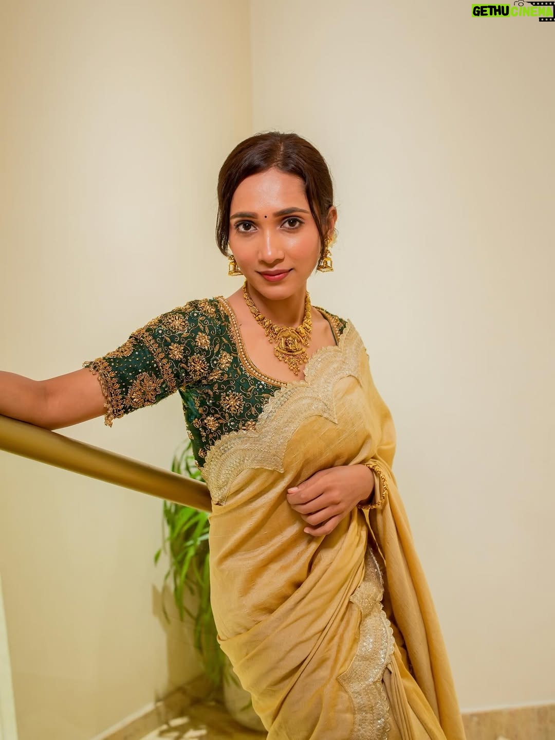 Asiya Firdose - 26.8K Likes - ದಸರಾ ಹಬ್ಬದ ಹಾರ್ಧಿಕ ಶುಭಾಶಯಗಳು ✨

Celebrate this festive season with @regaljewellers_in Regal Grand Festive Sale 🎊

✨ Festive Offers ✨

✅ Free gold coin with every 10 grams of gold purchase or diamond jewellery worth ₹1,00,000
✅ Flat 50% off on making charges for all gold jewellery
✅ Flat ₹20,000 off per carat on diamond jewellery
✅ 100% value on old gold exchange

📍 Offers available at all 3 Regal Jewellers stores – Kammanahalli | Malleshwaram | Marathahalli

✨ Visit today & make this Dasara truly Regal!

ಸಂಭ್ರಮದ ಶುಭಾರಂಭಕ್ಕೆ ಮನೆ ಮನೆಯಲ್ಲೂ ರೀಗಲ್!

#regaljewellers #regaltrendskarnataka #dasara #deepavali #ad #asiyafirdose