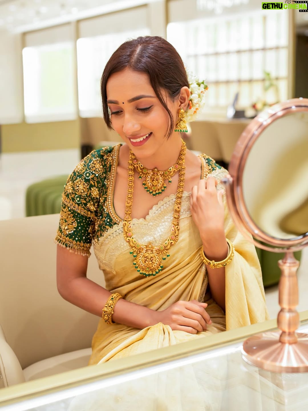 Asiya Firdose - 26.8K Likes - ದಸರಾ ಹಬ್ಬದ ಹಾರ್ಧಿಕ ಶುಭಾಶಯಗಳು ✨

Celebrate this festive season with @regaljewellers_in Regal Grand Festive Sale 🎊

✨ Festive Offers ✨

✅ Free gold coin with every 10 grams of gold purchase or diamond jewellery worth ₹1,00,000
✅ Flat 50% off on making charges for all gold jewellery
✅ Flat ₹20,000 off per carat on diamond jewellery
✅ 100% value on old gold exchange

📍 Offers available at all 3 Regal Jewellers stores – Kammanahalli | Malleshwaram | Marathahalli

✨ Visit today & make this Dasara truly Regal!

ಸಂಭ್ರಮದ ಶುಭಾರಂಭಕ್ಕೆ ಮನೆ ಮನೆಯಲ್ಲೂ ರೀಗಲ್!

#regaljewellers #regaltrendskarnataka #dasara #deepavali #ad #asiyafirdose