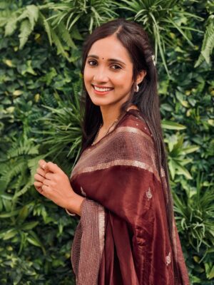 Asiya Firdose Instagram - Chit put pataki (Shravani💥)
.
Pc @_therealamogh_
Wearing @smayaansilks
Neck piece @house_of_aarvi
.
#shravani #shravanisubramanya #zeekannada #asiyafirdose