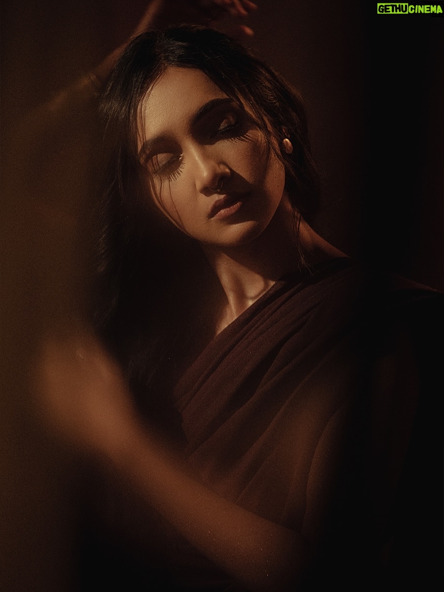 Asiya Firdose - 52.6K Likes - Fable - a story in herself ✨
.
.
Pc @vinu5494 @prashu_photographer 
Mua @make_overbyusha 
.
.
#asiyafirdose #portraits