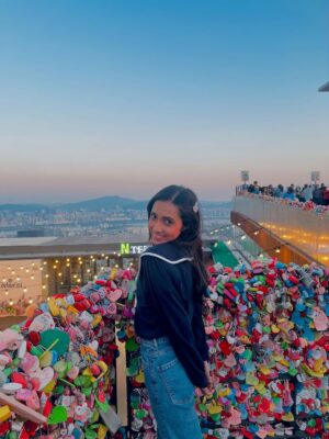 Asiya Firdose Instagram - 💜🔐
@thejohnsons_______
.
#seoul #korea #travel #asiyafirdose #actor #lovelock #nseoultower #southkorea