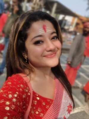 Asmee Ghosh Instagram - Playing Devi Sati at the age of seven was an ethereal milestone in my life, one that gifted me a magic far beyond anything I could have imagined. It brought me gold in its truest form. Recognition, love, and the blessings of my cherished audience. Only much later did I realise that Sati was always a part of me, far more than I was ever a part of her.

As a child actor, I portrayed goddesses, mostly forms of Durga. These roles were never choices I consciously made. They arrived at my door, gently and gracefully, inviting me to embody her. If i try to boast about it a little, I would like to believe I was the chosen one🙈. Maa wanted me to play so many deities of her, made me gain acclamations when I was not even trying to seek it, gather so much love from my extended family and compelled me to fall in love with my craft to the extent that I choose to remain an artist all my life. It was only with time did I understand that this was always a path I was meant to walk. As a child, little did I know that she resided within me, beyond me, and through me.

As 2025 draws to a close, I pause with gratitude, thanking the divine for blessings beyond measure. I learned deeply, lived fully, and released what no longer deserved my hold. More than anything, I felt profoundly protected this year as though I was gently caressed in the arms of the divine, my path always guided toward the greater good. I was shown what unfolded beyond my sight, not to harden me, but to awaken me, anchoring me more deeply to my roots.

Today, I offered my prayers to Maa Kankali, one of Sati’s 51 Shakti Peethas. My heart feels elated overflowing with joy, wonder, and gratitude. From Durga to Parvati to Sati, Kali, Lakshmi, Saraswati and also Annapurna — I have lived many forms of the Goddess through my profession and it can’t be coincidence everytime. Some things are just orchestrated. I was always guided, protected, and held with utmost care. My correspondence to the divine is barely ritualistic. My faith stems from the deepest core of my heart. Its a bondage of soul. 

Thank you my Fierce Shakti❤️🌺🪷
Thank you my Eternal Shiva 🕉️✨
Grateful for 2025!