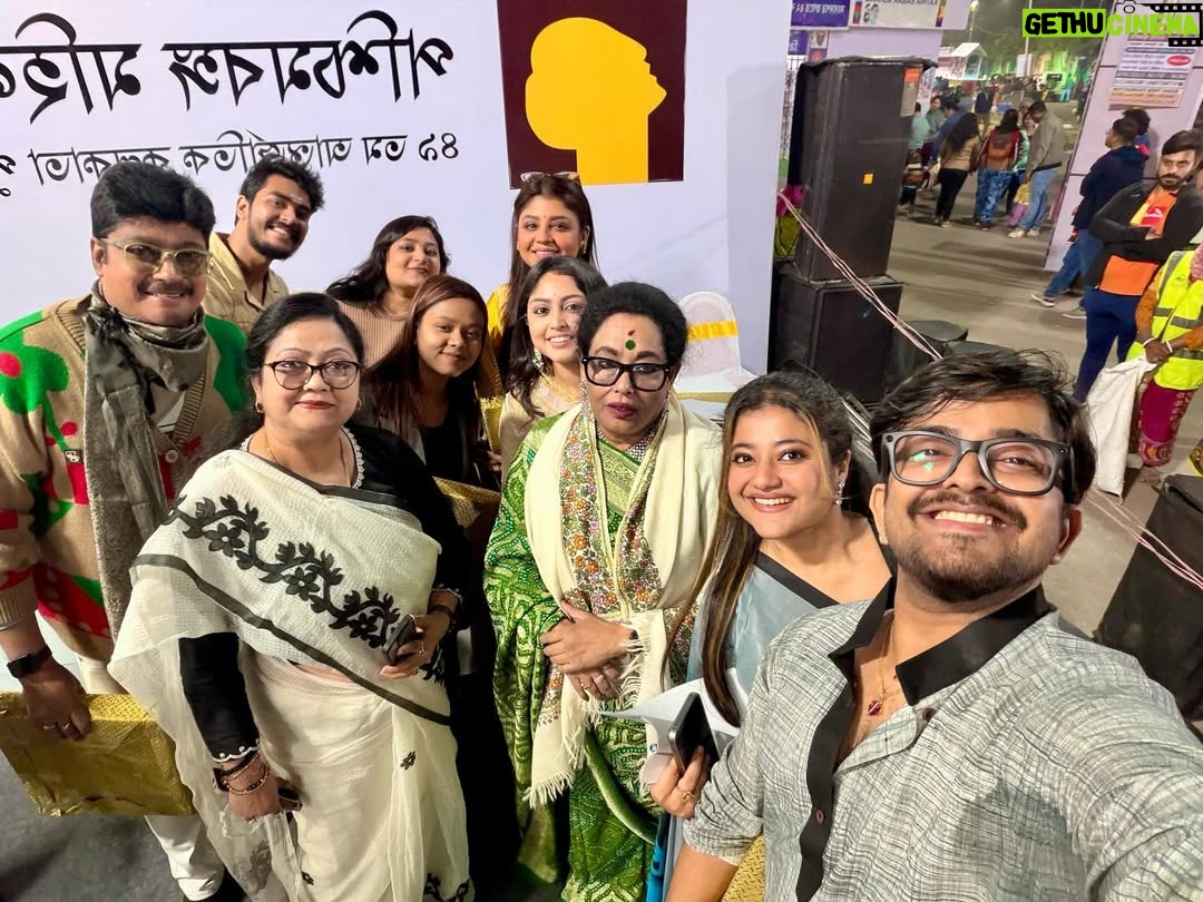 Asmee Ghosh - 18.1K Likes - Yesterday night ❤️🧿
.
. #viralphoto #viralpost #instafit #instagram