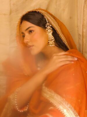 Asmeet Sehra Instagram - Just me and noor jahan ji’s songs against the world💕🪿