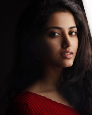 Astha Khandelwal Instagram - As much as I
LOVE Makeup,
my favourite thing is
when I feel beautiful
without it.🌼🪷
📸: @sharatchandraphotography 
#nomakeupday #nomakeupnofilter #mynomakeupface #mynomakeuplook #nomakeupchallange #closeupshots #jaipurgirl #indiangirl #mumbaishoot