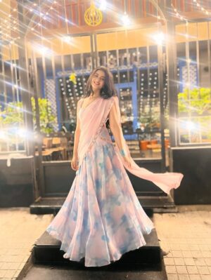 Astha Khandelwal Instagram - Barbie wrapped in देसी 🌸💗🎀
#happydiwali🙏 
#deepawalifestival #festivevibes