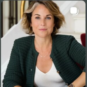 Aurélie Vaneck Instagram - Merci 2025 pour la joie, pour l'amour, pour la vibe!

C'était une année sacrément 9, finalement...
Welcome 2026! We are ready!

#love #life #vibe #2025