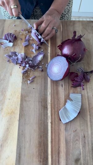 Aviva Drescher Instagram - GBOMBS: O is for Onions 🧅
Onions (and garlic) are part of the allium family — small but incredibly powerful. They support immunity, heart health, and help reduce inflammation.

This is part of the GBOMBS framework popularized by @joelfuhrmanmd , and it’s how I think about everyday eating: simple habits, done consistently, in real life.

I use onions and garlic almost daily without overthinking it. ( raw in salads and cooked with dinner meals - both ways so healthy. )
Anyone else start most meals this way?