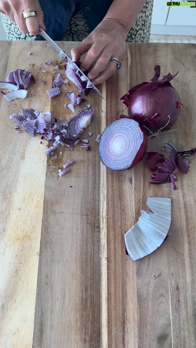 Aviva Drescher - 1.2K Likes - GBOMBS: O is for Onions 🧅
Onions (and garlic) are part of the allium family — small but incredibly powerful. They support immunity, heart health, and help reduce inflammation.

This is part of the GBOMBS framework popularized by @joelfuhrmanmd , and it’s how I think about everyday eating: simple habits, done consistently, in real life.

I use onions and garlic almost daily without overthinking it. ( raw in salads and cooked with dinner meals - both ways so healthy. )
Anyone else start most meals this way?