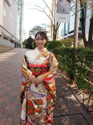 Ayaka Yamamoto Instagram - ⁡
⁡
⁡
明けましておめでとうございます🎍
⁡
⁡
去年挑戦したことを磨き形にしていく年に。
⁡
少しでもみなさんと
共有していきたいと思っております。
⁡
内側を整える時間を大切に
心と体に正直に進んでいく一年に🫧
⁡
今年も、どうぞよろしくお願いします🌿
⁡
⁡
寒い日々が続きますので
お身体にお気をつけください(^^)
⁡
⁡
#謹賀新年 #新年のご挨拶 #振袖 #着物 #おせち  #整える暮らし #ウェルネス #セルフケア #看護師