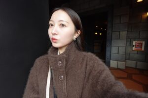 Ayaka Yamamoto Instagram - ⁡
⁡
品があって、女性らしさを引き立ててくれる一着。
⁡
⁡
@eradie_official 
着るだけで背筋がすっと伸びるような、
特別な日にも、何気ない日常にも寄り添ってくれるお洋服🤍
⁡
シルエットや素材感、細かなディテールまで
大人の女性にちょうどいいバランスがとても好き。
⁡
⁡
⁡
⁡
12月に入り気温も下がり感染症も流行してきました🦠
⁡
今こそ見直したい、基本の感染対策。
⁡
・手洗いは“予洗い・石鹸洗浄でしっかりと"
・乾燥もウイルスが付着する原因になるので保湿も忘れず
・マスクはシーンで使い分け
・睡眠と栄養は最大の予防策
⁡
できることから、今日から。
⁡
忘年会シーズンでもあるため、健康管理はしっかりとしていきたいですよね🕊️
⁡
⁡
後日具体的な感染対策について
お伝えします😷
⁡
⁡
#感染対策 #健康管理 #予防がいちばんの治療 #体調管理 #看護師 
#ヘルスケア