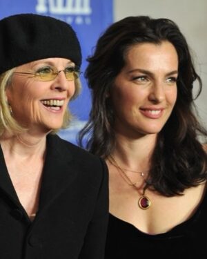 Ayelet Zurer Instagram - It was an incredible honor to work alongside Diane. She was an outstanding artist but what I appreciated most about her, was that she was honest and true to herself, beyond being the funny girl that she was.
And…a woman with the best taste by far. 
The last few years seemed to be filled with sorrow but the beauty you brought to this world will remain. 
Rest in peace @diane_keaton