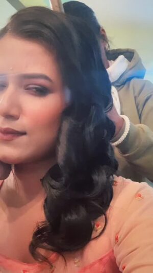 Ayendri Lavnia Roy Instagram - When you’re bored of getting ready all day…You need some fun before last shot. But that too gets interrupted when you receive your food in between 😂🤣🤭 #fun #blooper #day