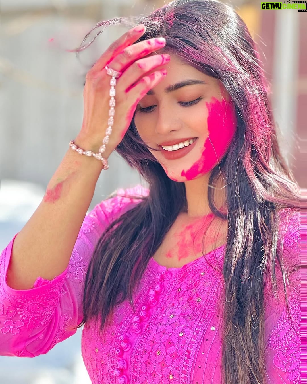 Ayra Bansal - 81.8K Likes - Celebrating Holi - festival of color 🇨🇦 
#holitoronto2024 #holifestival #holihai #newpost #holipost #ayrabansal
