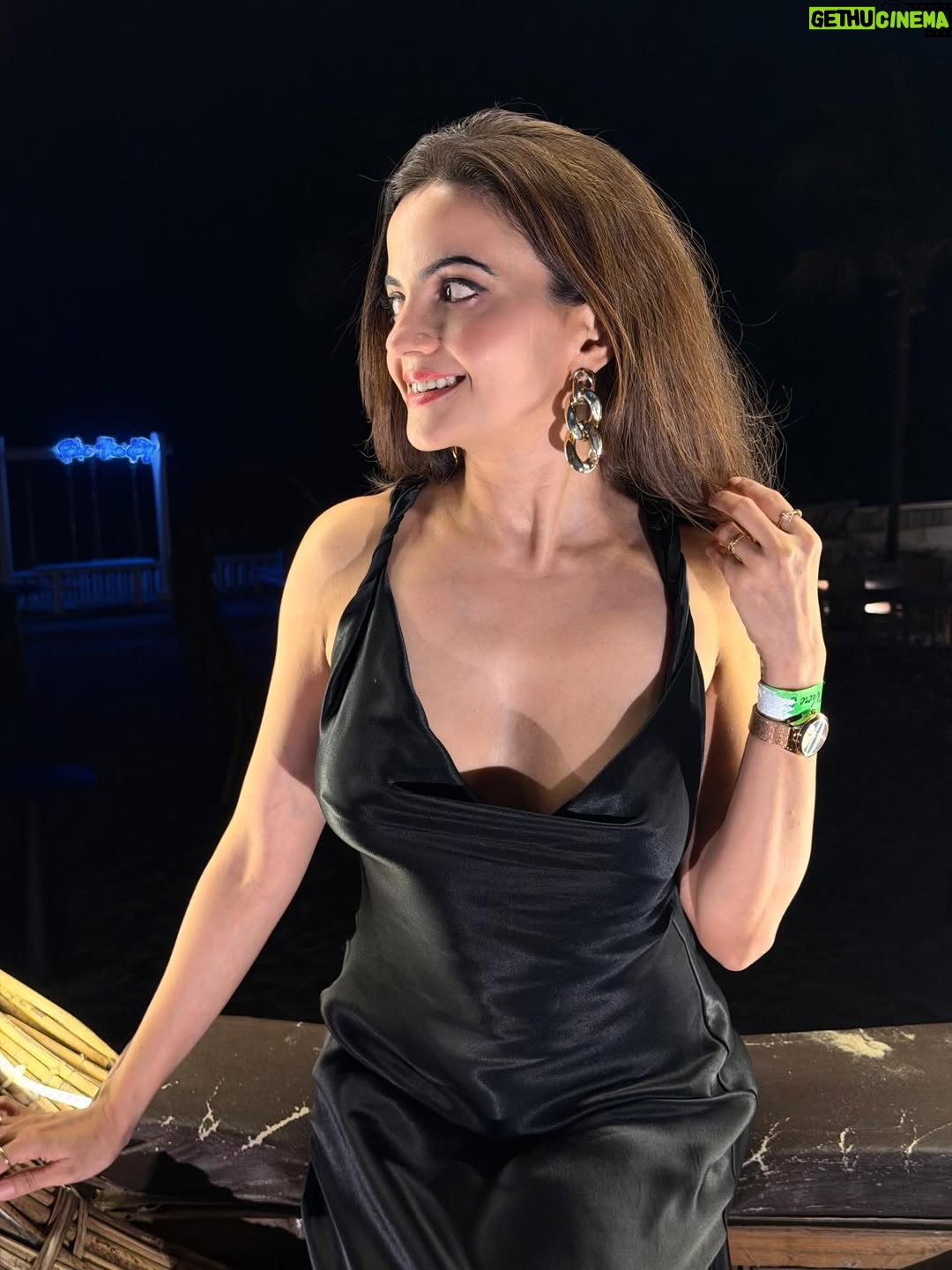 Ayra Sharma - 889 Likes - Happy New Year❤️❤️❤️