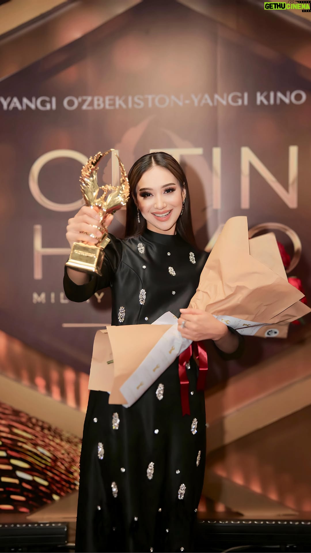 Aysanem Yusupova - 97.5K Likes - 2023 йил ҳаётимда энг унутилмас хотиралар билан муҳрланиб колаяпти Шахсий ҳаётимда ҳам, ижодимда ҳам катта ўзгаришлар бўлди. Кўпгина актрисалар орзу қиладиган ролларни ижро этдим. Шулардан бири «Ўзбек қизи» фильмидаги ролим бўлади. Бу фильм менга омад олиб келди. «Олтин Ҳумо-2023» кинотақдимотида йилнинг энг яхши фильми деб топилди. Қолаверса, шу фильмдаги ролим туфайли Санк–Питербург ва Тожикистонда ўтказилган халқаро кинофестивалда «Энг яхши актриса» деб эътироф этилдим. «Маданият ва санъат фидокори» кўкрак нишони билан тақдирландим. Бир сўз билан айтганда, чиройли хотиралар учун ортда колаётган 2023 йилдан миннатдорман!  Alhamdulillah❤️ 
Dress: @betulsadayofficial