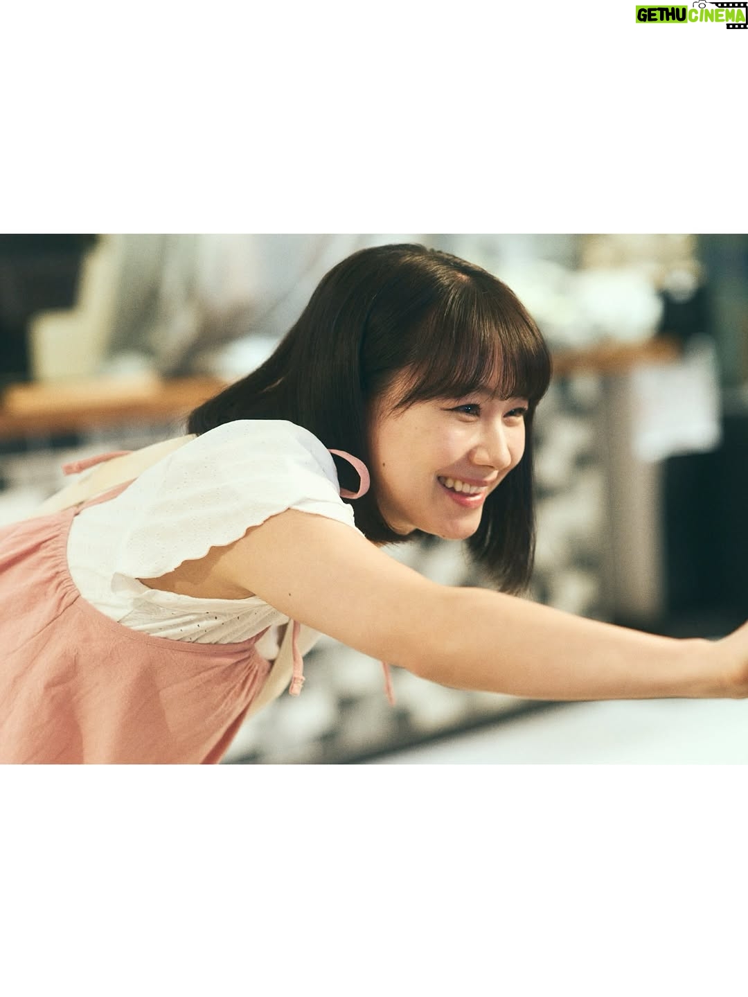 Ayumi Ishida - 6.8K Likes - タクフェス第13弾「くちづけ」
 

2010年初演、2013年には堤幸彦監督によって映画化、
さらに2015年、2020年にタクフェスで再演、
そして今回また5年ぶりの再演となる「くちづけ」
 
阿波野マコ として出演させていただきます🎀
 
既に歴史がありファンの方もいらっしゃる作品に、
今の自分が触れられること、嬉しく刺激に思います
 
 
 
  あの日の笑顔も、こぼれた涙も、
︎ ︎ ︎ ︎  全部まとめて、愛だった。
 

📍富山公演　  11/24
📍東京公演　  11/28～12/7
📍名古屋公演  12/12～12/14
📍大阪公演　  12/18～12/21
📍福岡公演　  12/27
📍札幌公演　  1/8

全24公演 1公演(名古屋で1公演追加になりました❤️‍🔥)

 
金田明夫さんの愛情いっぽん
宅間孝行さんのうーやん
初演から演じるこのお2人が見られるのは今回が最後
 
真っ直ぐ、愛情を持ち舞台に立たせていただきます
 
 
ぜひ劇場に足をお運びください🕊️
 
 
#タクフェス #くちづけ
#石田亜佑美