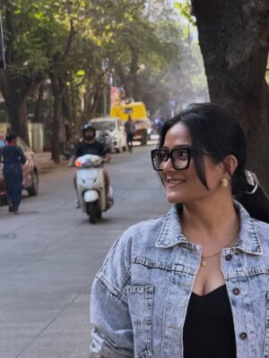 Ayushi Shukla Instagram - 🤓
