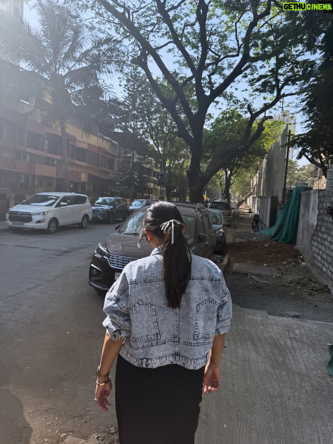 Ayushi Shukla - 42.4K Likes - 🤓