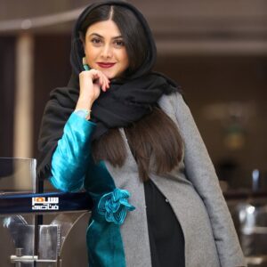 Azadeh Samadi Instagram - ديشب در جشنواره غذاي اتريشي  در كنار دكتر شولز سفير محترم و تاتر دوست  اتريش ، كشوري كه به نظرم يكي از ديدني ترين هاست و هميشه با ملت و دولت ايران روابطي تاريخي و خوب داشته و مهد موسيقي و هنر است و جذابيت هاي فرهنگي و توريستي بسيار دارد ، سوم تا هفتم بهمن ماه اين جشنواره فرهنگي در هتل آزادي داير است 
https://www.instagram.com/stefanfjscholz 
@annasani