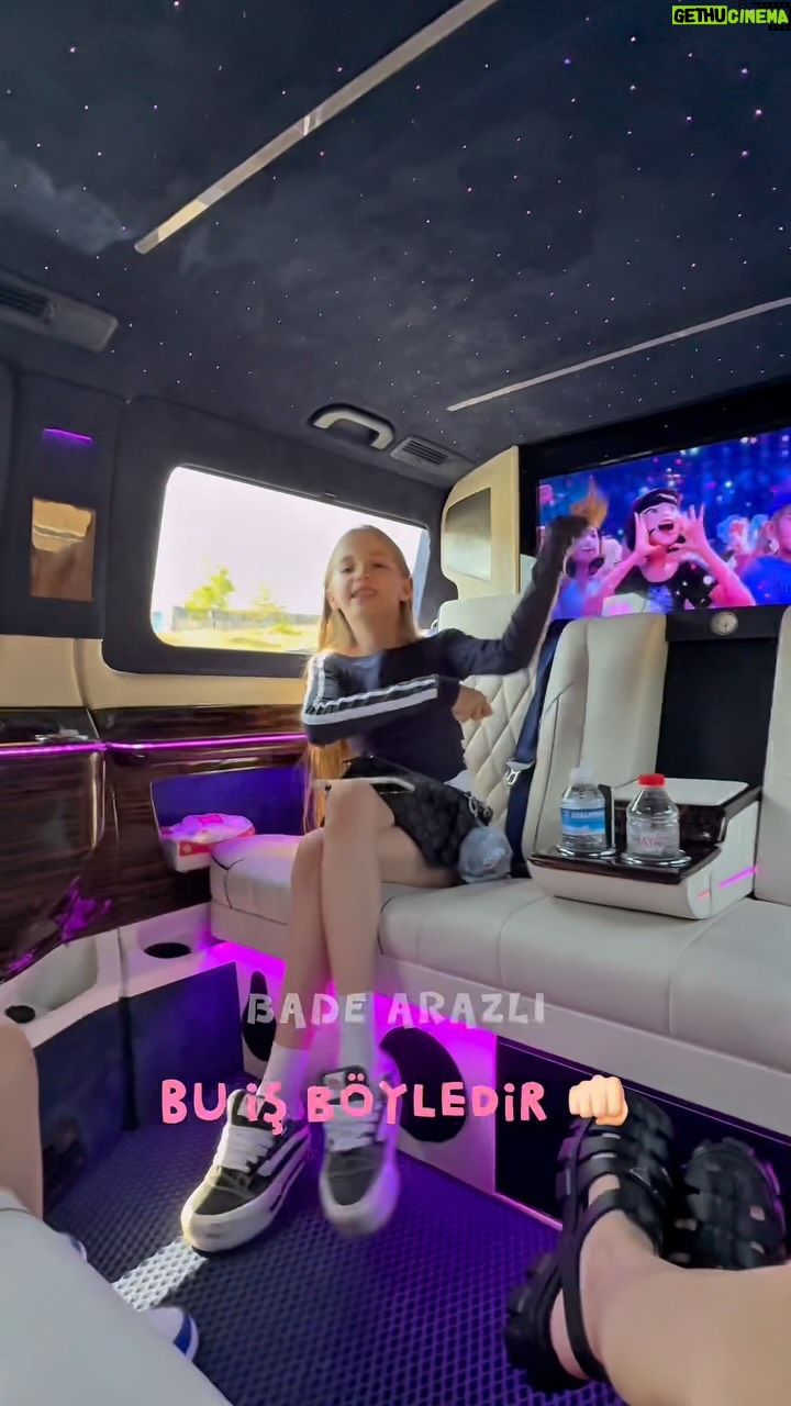 Bade Arazlı - 38.8K Likes - Bu iş böyledir 👊🏻
*reklam yok
#badearazlı #hantrix #howisdone #kpop #music #kpopmusic #kpopdans #kpopdancer #iblisavcıları #kpopiblisavcıları #kızneşesi #netflix #netflixturkiye #şarkı #şarkısözü #çocukşarkıları #çocukfilmleri