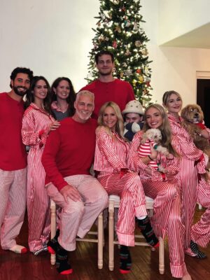Barbara Alyn Woods Instagram - This family makes me feel SO merry and bright 🎄❤️🎄