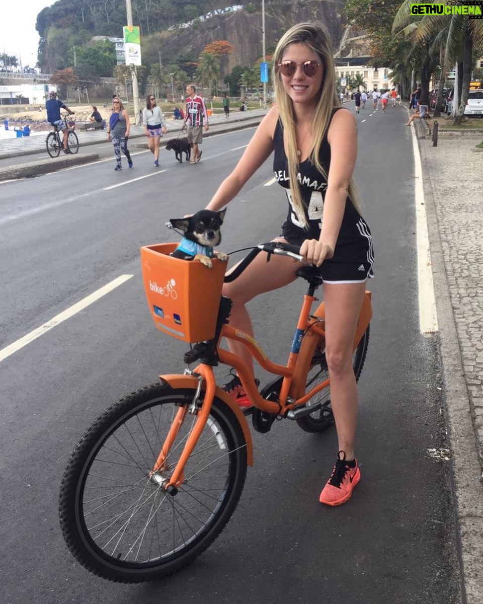 Bárbara Evans - 3 Likes - 2016 🤭🤣