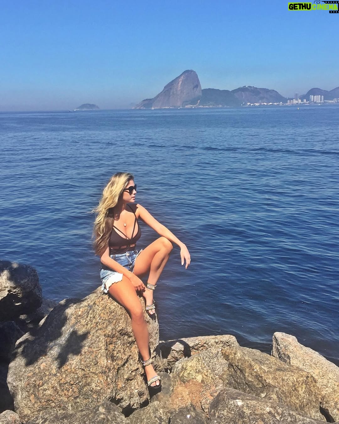 Bárbara Evans - 3 Likes - 2016 🤭🤣