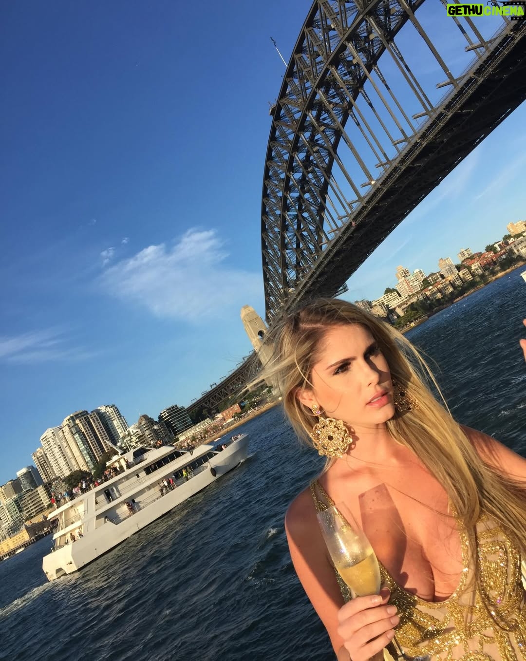 Bárbara Evans - 3 Likes - 2016 🤭🤣