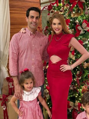 Bárbara Evans Instagram - FELIZ NATAL PARA TODOS VOCÊS, COM MUITO AMOR ❤️
Muitas tentativas de foto 🤣