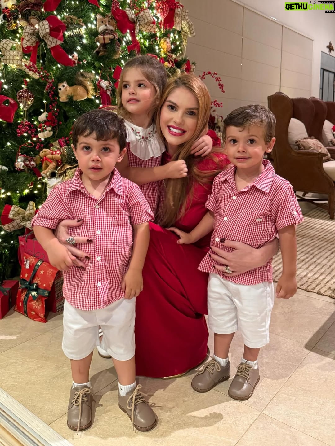 Bárbara Evans - 3 Likes - FELIZ NATAL PARA TODOS VOCÊS, COM MUITO AMOR ❤️

Muitas tentativas de foto 🤣