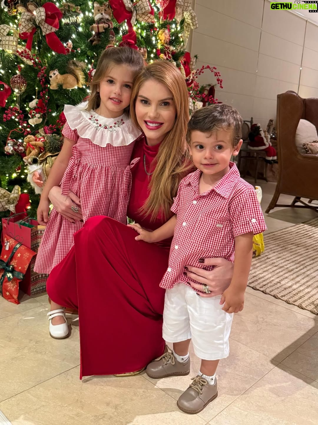 Bárbara Evans - 3 Likes - FELIZ NATAL PARA TODOS VOCÊS, COM MUITO AMOR ❤️

Muitas tentativas de foto 🤣
