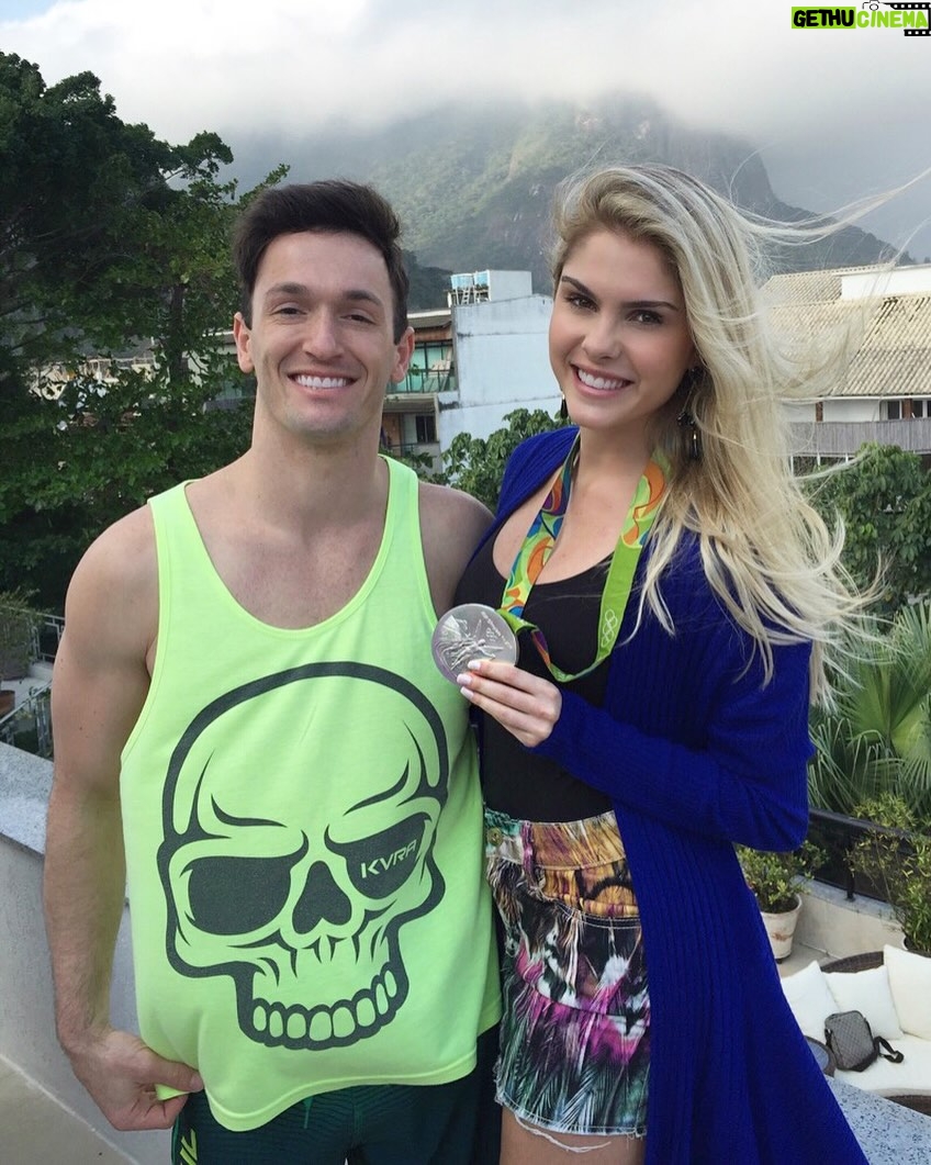 Bárbara Evans - 3 Likes - 2016 🤭🤣