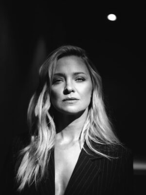 Barbara Kurdej-Szatan Instagram - #🖤

#📷 @halina_jasinska dla @anywhere_pl