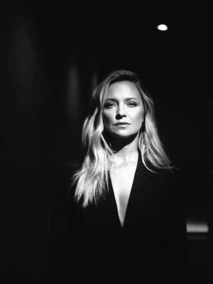 Barbara Kurdej-Szatan Instagram - #🖤

#📷 @halina_jasinska dla @anywhere_pl
