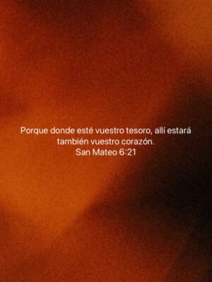 Bárbara Palacios Instagram - “Cuando Jesús nació en Belén de Judea en días del rey Herodes, vinieron del oriente a Jerusalén unos magos, diciendo: ¿Dónde está el rey de los judíos, que ha nacido? Porque su estrella hemos visto en el oriente, y venimos a adorarle.”
‭‭S. Mateo‬ ‭2‬:‭1‬-‭2‬ ‭ (RVR1960‬‬)

Los sabios llevaron tres regalos con significados proféticos para la vida de Jesús 🌟 

🎁 ORO como reconocimiento de su deidad: JESÚS, el Rey de Reyes!!! ❤️

🎁 INCIENSO, se usaba en actos de adoración, como muestra de que JESÚS es digno de nuestra alabanza y adoración 🙌🏻

🎁 MIRRA, un ungüento que se usaba para los muertos en esa época, representando el sufrimiento que padecería y la muerte que sufriría ✝️ 

Los sabios fueron guiados a buscar al Rey de los judíos gracias a un milagroso acontecimiento estelar, la “Estrella de Belén”, a la que llamaron “Su estrella” (Mateo 2:2). Llegaron a Jerusalén y preguntaron por el nacimiento de Cristo, y los guiaron a Belén (Mateo 2:4-8). Ellos siguieron la guía de Dios con alegría (Mateo 2:10).

Los sabios de oriente siguieron la estrella con fe, obediencia y reverencia. No buscaban regalos para sí, sino adorar al verdadero Rey. En este Día de Reyes recordamos que Jesús es el mayor regalo de DIOS para la humanidad y que nuestro mayor acto de amor es rendirle nuestro corazón.❤️ 

“Porque donde está vuestro tesoro, allí estará también vuestro corazón.”
Mateo 6:21 (RVR1960)

#ReyesMagos #DiaDeReyes #ReyDeReyes #SeñorJesus  #Inspiracion