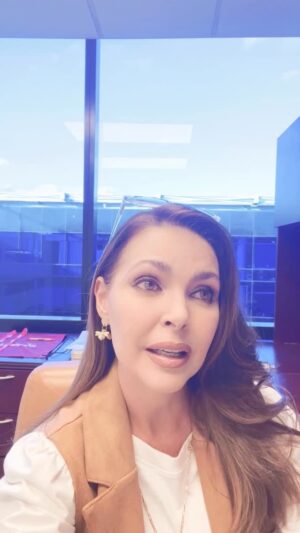 Bárbara Palacios Instagram - La historia no absuelve la mentira, ni el tiempo borra la sangre derramada.
La justicia de DIOS puede tardar, pero nunca fallará. 🙌🏻

Damos la Gloria a DIOS y esperamos que siempre se cumpla Su Voluntad 🙏🏻

Venezuela un día será libre y tendrá el corazón y las herramientas para ayudar a quienes sufran injusticias y crímenes de lesa humanidad. 

“¡Ay de los que dictan leyes injustas, y prescriben tiranía!”
— Isaías 10:1 (RVR1960)

“Aprended a hacer el bien; buscad el juicio, restituid al agraviado.”
— Isaías 1:17 (RVR1960)

“El Señor ejecuta justicia y juicio a todos los oprimidos.”
— Salmos 103:6 (RVR1960)

DIOS te Bendiga Inmensamente ❤️

#VenezuelaLibre #LiberenATodosLosPresosPoliticos
#Venezuela #GloriaADios #Libertad