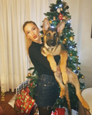 Bárbara Parada Instagram - O primeiro Natal do meu bebé🥹🐾🎄
Feliz Natal a todos, sejam felizes❤️
