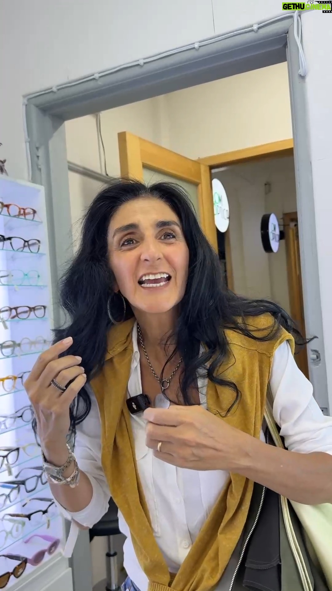 Bárbara Torres - 3 Likes - Después de años me vuelven a hacer examen de la vista y llegué a Mi optica a escoger nuevos lentes @_mioptica