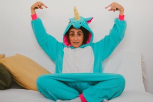 Bárbara Torres Instagram - o dejes que nadie te diga que no puedes ser lo que quieras... Hoy escogí ser un unicornio con ganas de dormir 12 horas seguidas y sin interrupciones 🦄😴