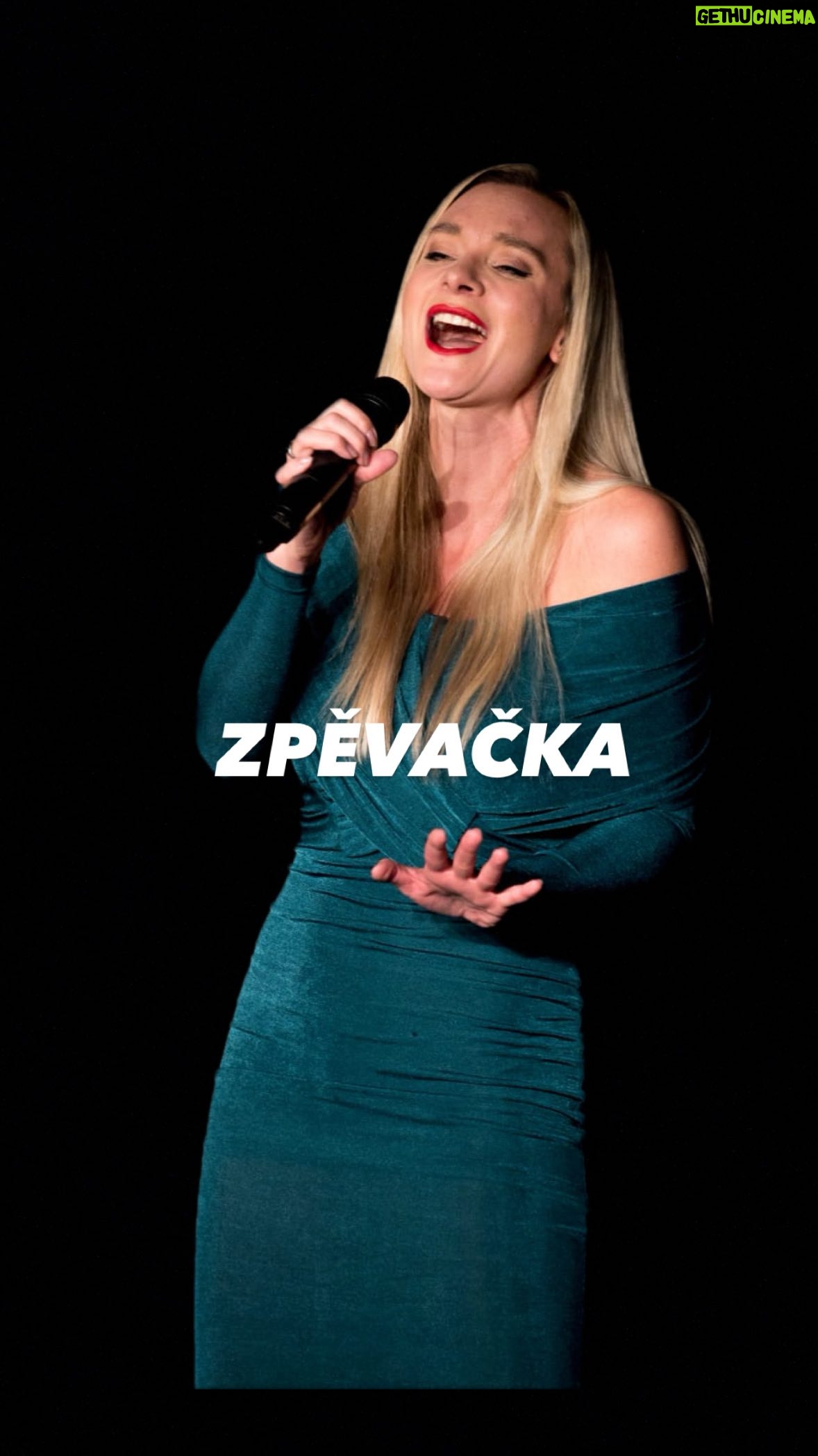 Barbora Mottlová - 3.4K Likes - Zpívám od malička a prolínám stále řadu žánrů i druhů vystoupení🤩 Zbožňuju tu barevnost ❤️🎶

#zpevacka #milujusvoupraci #vystoupeni #koncert