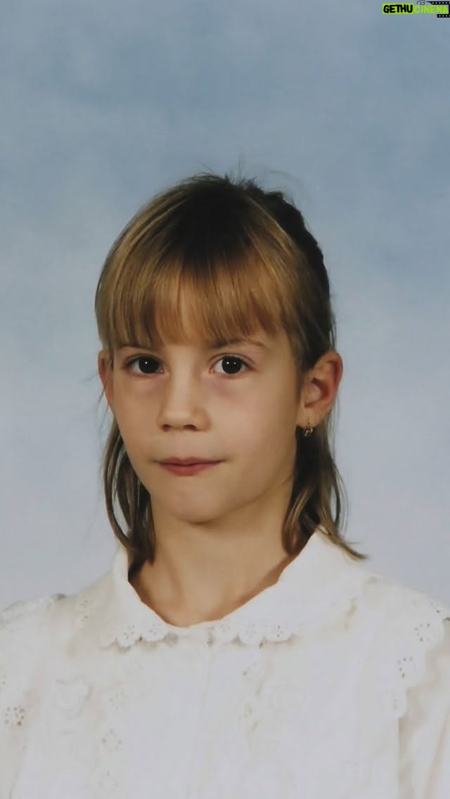Barbora Mudrová - 3.2K Likes - Pokud si barvíte vlasy tak dlouho a často jako já, je důležité zvolit barvu, která o ně opravdu pečuje. 
Proto používám Creme Supreme od @schwarzkopf – chrání vlasy ve všech třech krocích barvení a její Bonding Haptiq systém obnovuje mikrovazby přímo uvnitř vlasu.
Odstín vydrží krásně dlouho, takže vlasy nemusím barvit tak ičasto. ✨🧡

#Schwarzkopf #CremeSupreme
#Spoluprace #VysnenaBarva #HAPTIQ
#BondingHaptiq #MyHairStory