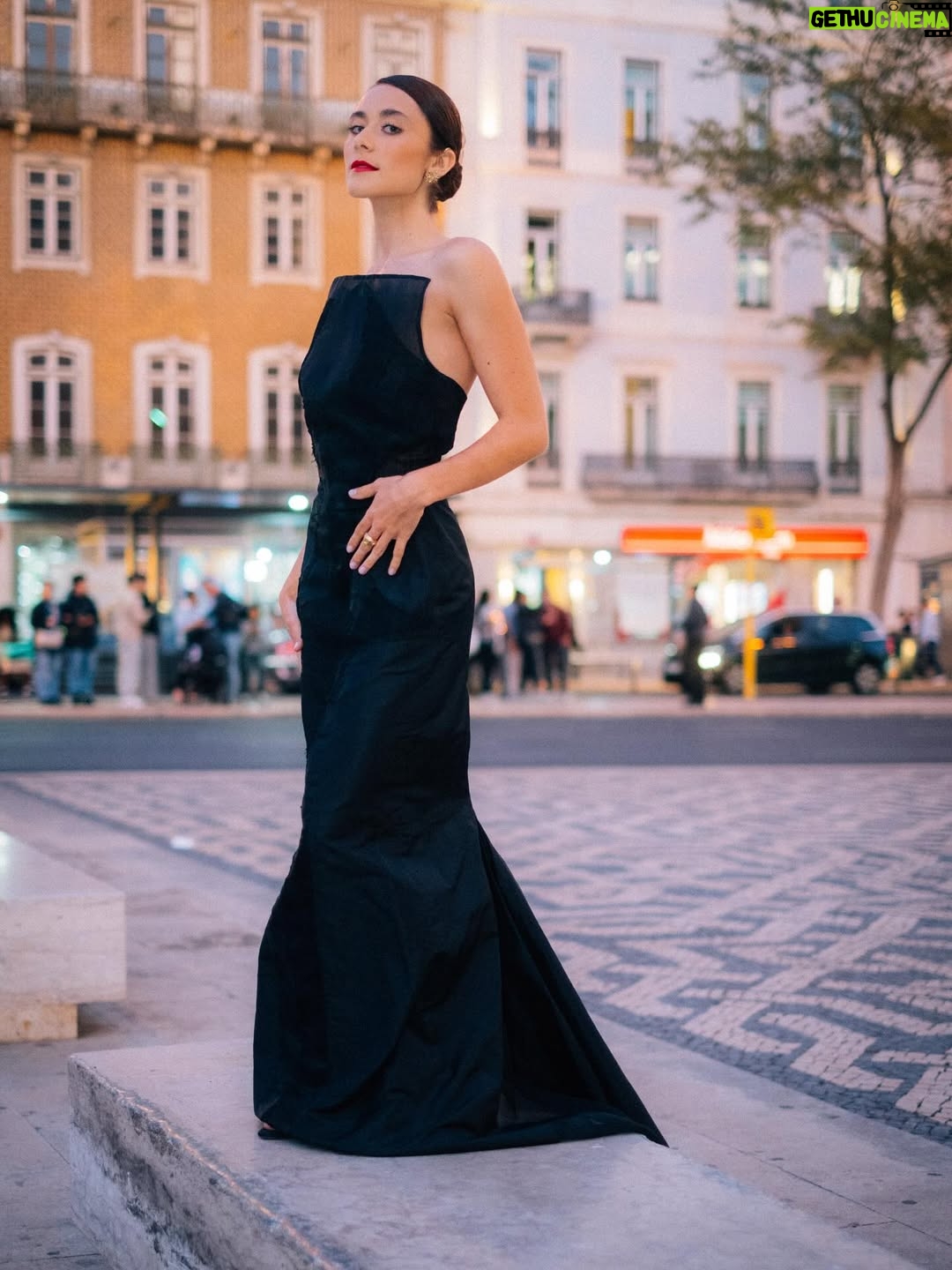Beatriz Frazão - 6.2K Likes - @globosdeouro 🌟

📸: @monteirotomas 
Hair: @ruankenndrewbeauty 
Make Up: @beadoliveira.mua 
Styled By @lafayette____________________ 
@naughtyboysagency 
Joias: @invitro__ 
@bessahotel 
#hotelbessa #globosdouro #coliseudosrecreios @sicoficial