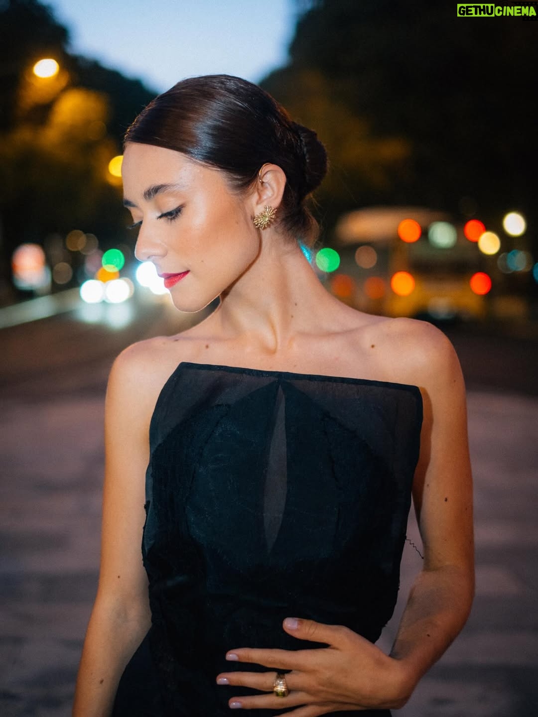 Beatriz Frazão - 6.2K Likes - @globosdeouro 🌟

📸: @monteirotomas 
Hair: @ruankenndrewbeauty 
Make Up: @beadoliveira.mua 
Styled By @lafayette____________________ 
@naughtyboysagency 
Joias: @invitro__ 
@bessahotel 
#hotelbessa #globosdouro #coliseudosrecreios @sicoficial