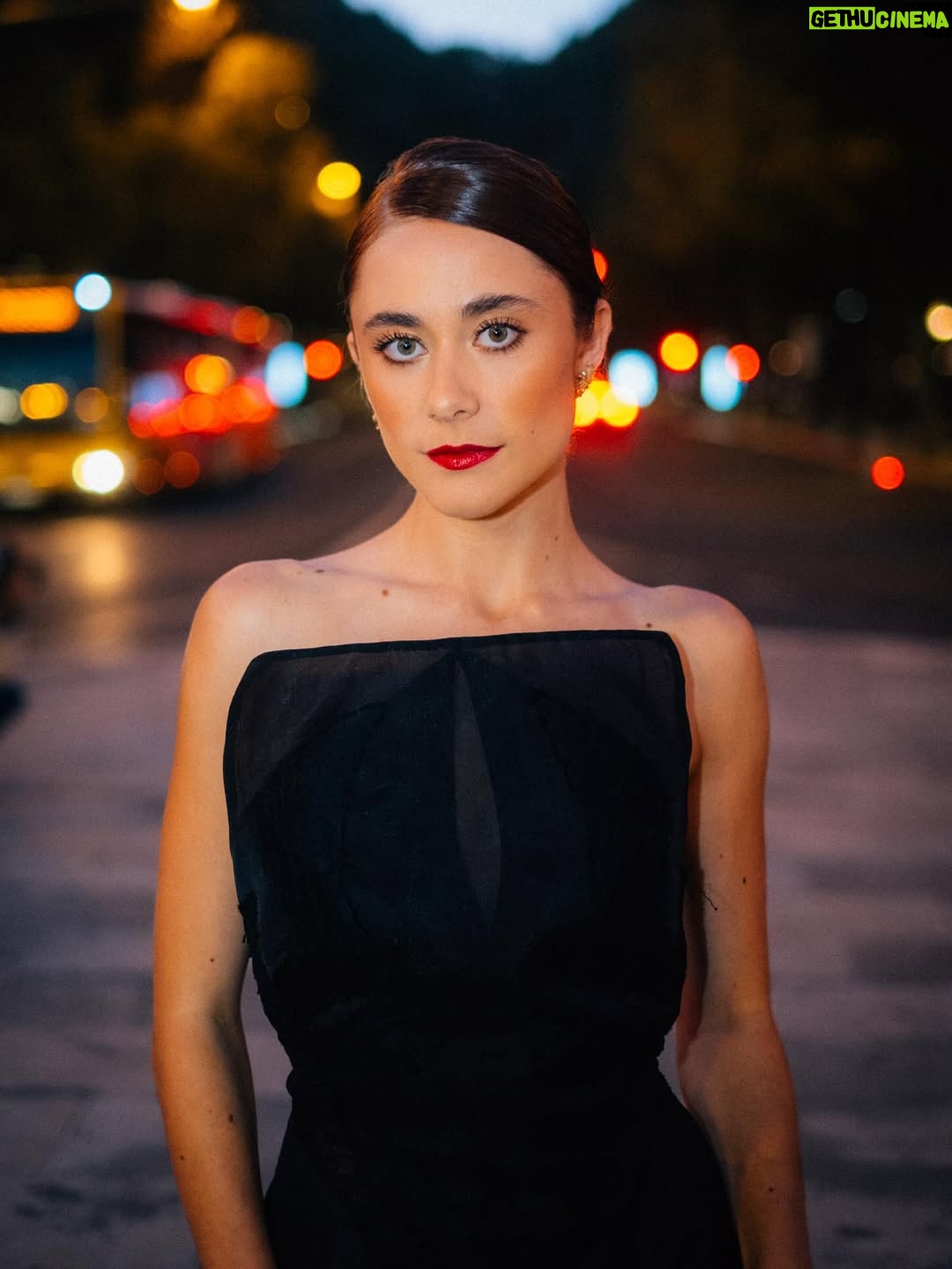 Beatriz Frazão - 6.2K Likes - @globosdeouro 🌟

📸: @monteirotomas 
Hair: @ruankenndrewbeauty 
Make Up: @beadoliveira.mua 
Styled By @lafayette____________________ 
@naughtyboysagency 
Joias: @invitro__ 
@bessahotel 
#hotelbessa #globosdouro #coliseudosrecreios @sicoficial