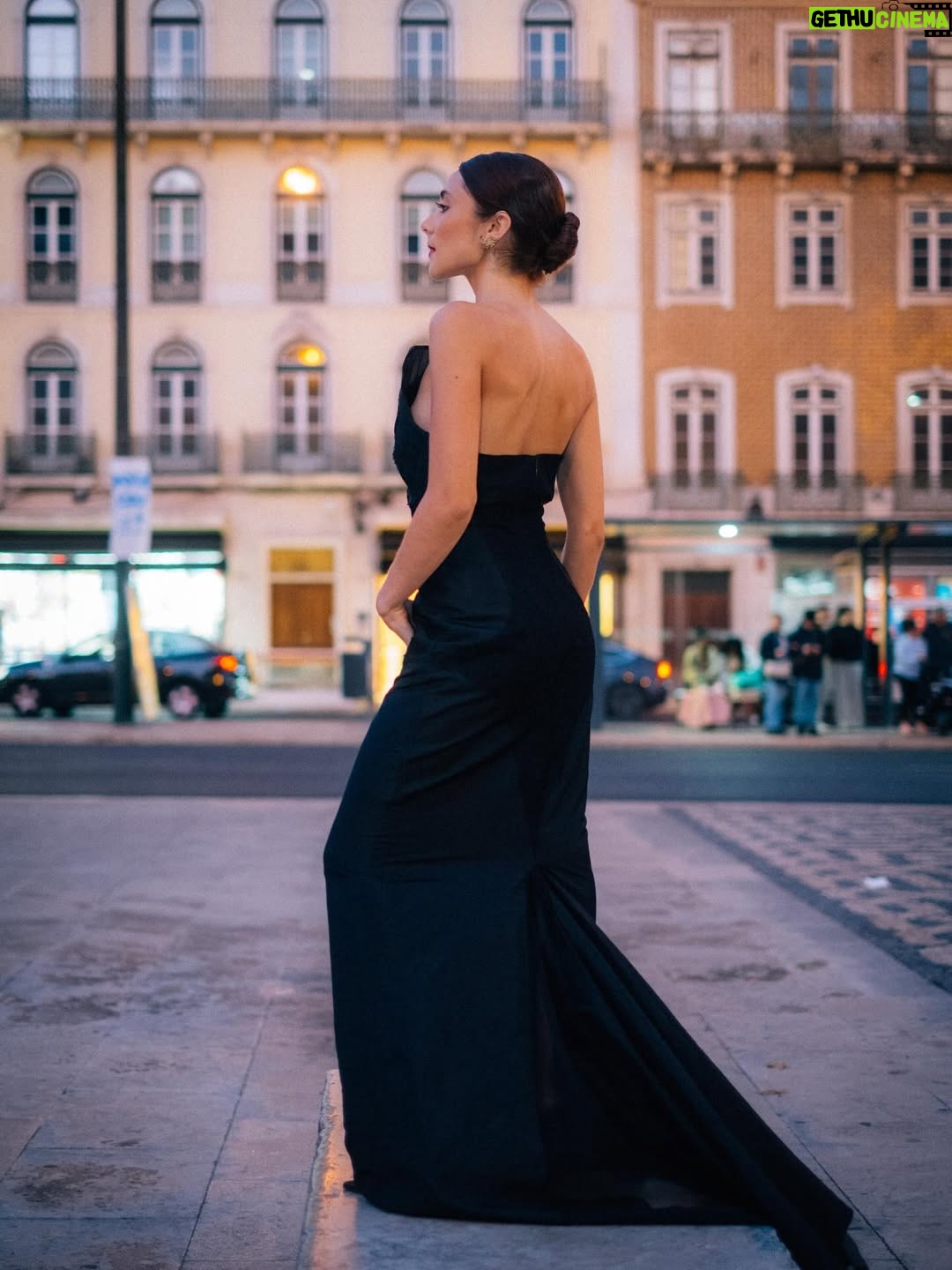 Beatriz Frazão - 6.2K Likes - @globosdeouro 🌟

📸: @monteirotomas 
Hair: @ruankenndrewbeauty 
Make Up: @beadoliveira.mua 
Styled By @lafayette____________________ 
@naughtyboysagency 
Joias: @invitro__ 
@bessahotel 
#hotelbessa #globosdouro #coliseudosrecreios @sicoficial