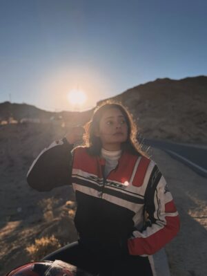 Beauty Singh Rajput Instagram - Ladakh road trip, Pe Chalo ..?
.
.
.
.
.
.
.
@beautyrajput25 #beautyrajput25
#road #ladakh #bike #bikegirl #ladakhbiketrip #insta #picoftheday
