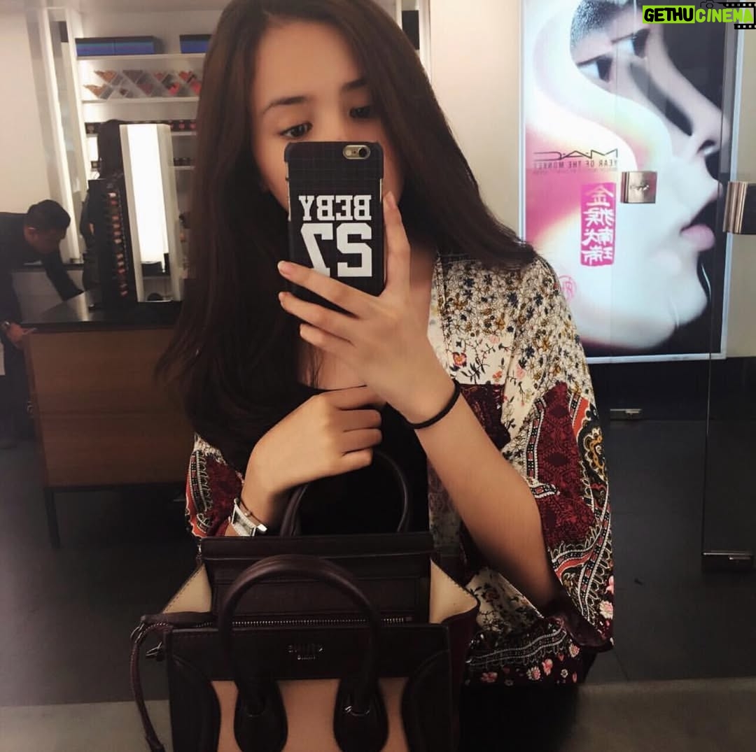 Beby Tsabina - 1.2 Million Likes - Joining the 2016 trend 😆