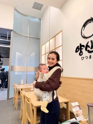 Beby Tsabina Instagram - Akhirnya ketemu ponakanku, Rowan🍼👶🏻🤍
//vlognya sudah tayang//
